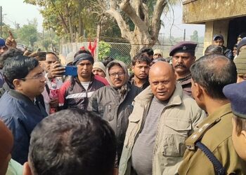 পশ্চিম বর্ধমানের মাইথনে সিআইএসএফ ও ডিভিসির জায়গায় জবরদখলকারী হকারদের মধ্যে তুমুল সংঘর্ষ, আহত বেশ কয়েকজন