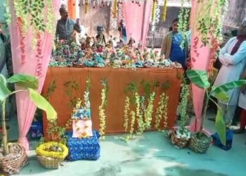 ইংরেজি নববর্ষের প্রক্কালে গোপাল ঠাকুর কে আনন্দ দিতে ব্যতিক্রমী গোপালের বনভোজন মহোৎসব বর্ধমানে