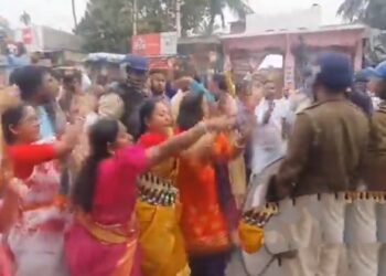 সন্দেশখালির মহিলাদের কাছে ধর্ষণের প্রমাণ চাইছে পুলিশ ! প্রতিবাদী মহিলাদের গায়ের রঙ নিয়ে প্রশ্ন তুললেন তৃণমূল বিধায়ক