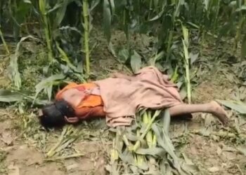 মালদহের মোথাবাড়ি থানায় তরুনীর নগ্ন ক্ষতবিক্ষত দেহ উদ্ধার, ধর্ষণের পর খুন বলে সন্দেহ পরিবারের