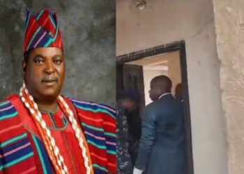 নাইজেরিয়ায় রাজাকে গুলি করে হত্যা করে রানীকে অপহরণ করেছে ইসলামি সন্ত্রাসীরা