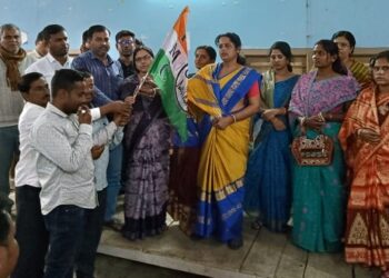 রাজ্যে ‘নারী শক্তির শ্রীবৃদ্ধি’ দেখে শিবির বদল করলেন ভাতারের সিপিএমের নেত্রী