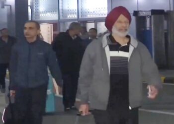 কাতারে মৃত্যুদণ্ড প্রায় ৭ ভারতীয় দেশে ফিরলেন, প্রধানমন্ত্রী নরেন্দ্র মোদীকে জানালেন কৃতজ্ঞতা