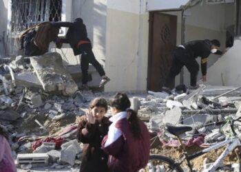 গাজায় ইসরায়েলের বিমান হামলা, নিহত ৪৮, আহত শতাধিক