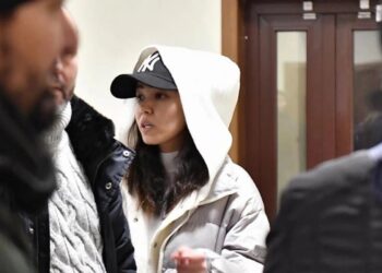 আফগান সাংবাদিক কোবরা হোসনিকে নির্বাসনের সিদ্ধান্ত বাতিল করেছে রাশিয়ার আদালত