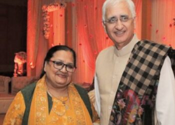 কংগ্রেস নেতা সলমান খুরশিদের স্ত্রী লুইস খুরশিদের বিরুদ্ধে গ্রেফতারি পরোয়ানা জারি