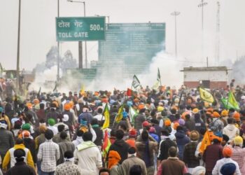 কৃষক আন্দোলনের পটভূমিতে ডিজেল এবং গ্যাস সরবরাহ কমলো পাঞ্জাবে