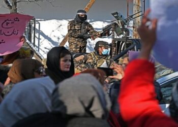 আফগান মেয়েদের উপর হিজাব নিয়ে স্বেচ্ছাচারী বিধিনিষেধ বন্ধ করুন : তালিবানকে আহ্বান জাতিসংঘের