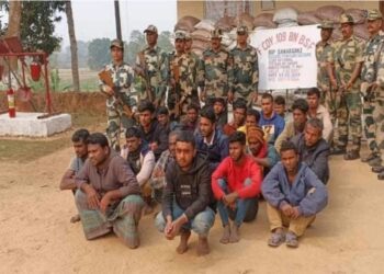 ২৩ বাংলাদেশি অনুপ্রবেশকারীকে গ্রেফতার করেছে বিএসএফ