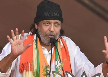 বলিউড সুপারস্টার মিঠুন চক্রবর্তী অসুস্থতার কারনে হাসপাতালে ভর্তি