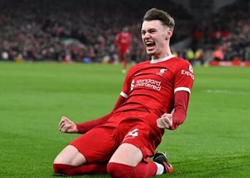 চেলসি হারিয়ে ইংলিশ প্রিমিয়ার লিগের শীর্ষে লিভারপুল