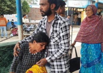 কাটোয়া হাসপাতালে প্রসূতির মৃত সন্তান প্রসব, চিকিৎসার গাফেলতির অভিযোগ