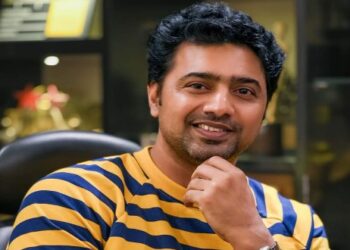 ‘ফিউ মোর আওয়ার্স’ বাদেই রাজনীতি থেকে সন্ন্যাস নিচ্ছেন দেব!