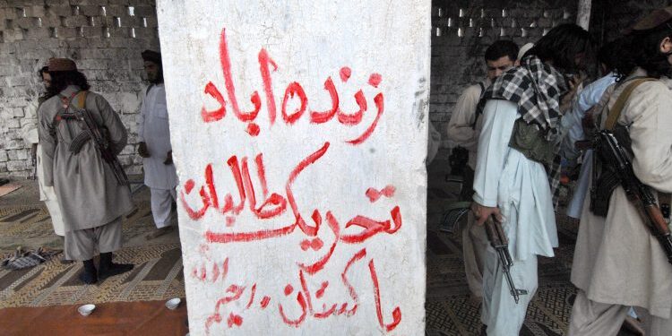 পাকিস্তানের দুই ইসলামি নেতাকে সেনার বিরুদ্ধে জিহাদের জন্য দলে যোগ দেওয়ার আহ্বান জানালো টিটিপি