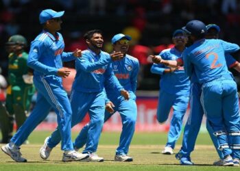 দক্ষিণ আফ্রিকাকে হারিয়ে অনূর্ধ্ব-১৯ ক্রিকেট বিশ্বকাপের ফাইনালে ভারত