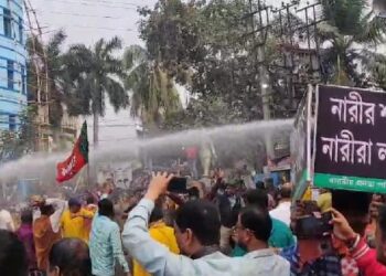 সন্দেশখালি কাণ্ড নিয়ে বিজেপির বর্ধমান পুলিশ সুপার অফিস অভিযান নিয়ে ধুন্ধুমার, চললো জলকামান, জখম এক পুলিশ কর্মী ও এক সিভিক ভলেন্টিয়ার