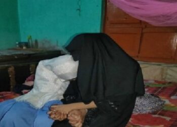 বিয়ে করতে গিয়ে ঘরা পড়ে গেল স্কুলপড়ুয়া ২ সমকামী মেয়ে