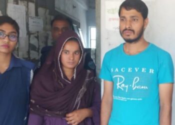 বোরখার ভিতরে আনা ইলেকট্রনিক ডিভাইসের সাহায্যে চাকরির পরীক্ষায় নকল করতে গিয়ে গ্রেফতার ২