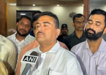 অ্যালকেমিস্ট গ্রুপের আর্থিক তছরুপের মামলায় তৃণমূল কংগ্রেসের ১০.২৯ কোটি টাকা বাজেয়াপ্ত করল ইডি,টিএমসির রেজিস্টেশন বাতিলের দাবি তুললেন শুভেন্দু