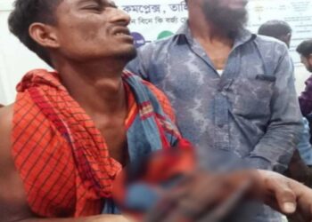 মসজিদে ইফতারি না পাওয়া নিয়ে তুমুল সংঘর্ষ, বেশ কয়েকজন মহিলাসহ আহত ৩০