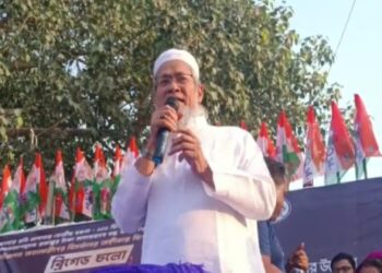 মুসলমানরা কেউ বিজেপির পতাকা ধরলে “তাবিজ-কবজ” দেওয়ার হুঁশিয়ারি দিলেন মন্ত্রী সিদ্দিকুল্লা চৌধুরী