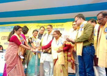 হস্তশিল্প, তাঁতবস্ত্র ও স্বরোজগার মেলার উদ্বোধন করলেন রাজ্যের মন্ত্রী মলয় ঘটক