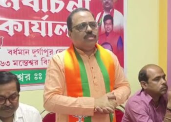 ‘বাঙালি-বিহারী বিভেদ সৃষ্টিকারী পরিবারের সন্তানকে একটাও ভোট নয়’ : তৃণমূল প্রার্থী কীর্তি আজাদের ‘বাবার কীর্তি’ নিয়ে সুর চড়ালেন বিজেপির জেলা সভাপতি