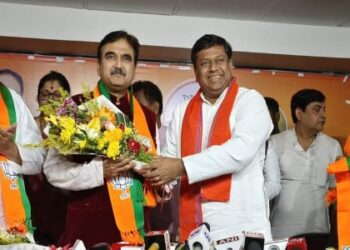 বিজেপিতে যোগ দিয়েই ‘দুর্নীতিগ্রস্ত সরকার’কে  হঠানোর ডাক দিলেন প্রাক্তন বিচারপতি অভিজিৎ গাঙ্গুলী