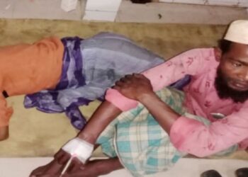 ইফতারের সময় ব্যাটারির অ্যাসিড জল দিয়ে তৈরি শরবত পান করে অসুস্থ ৪