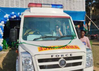 তারকেশ্বর পুরসভার হাতে তুলে দেওয়া হল অত্যাধুনিক অ্যাম্বুলেন্স