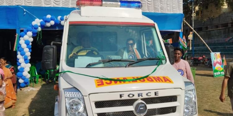 তারকেশ্বর পুরসভার হাতে তুলে দেওয়া হল অত্যাধুনিক অ্যাম্বুলেন্স