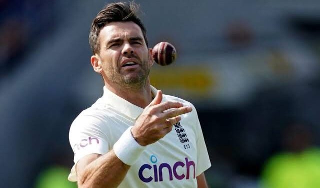 নতুন ইতিহাস গড়লেন ৪১ বছরের জেমস অ্যান্ডারসন