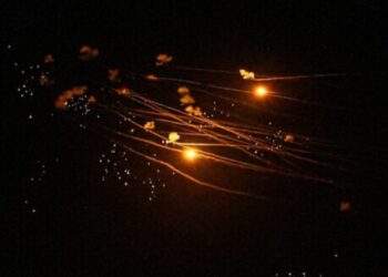 লেবাননের হিজবুল্লাহ সন্ত্রাসী গোষ্ঠী ইসরায়েলের উপর ব্যাপক রকেট হামলা চালিয়েছে