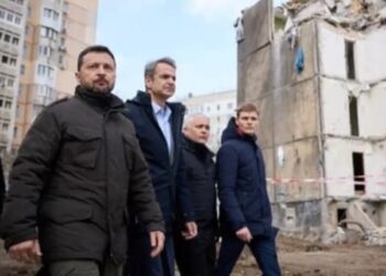 রাশিয়ার ক্ষেপণাস্ত্র হামলা থেকে বরাত জোরে প্রাণে বাঁচলেন ইউক্রেনের প্রেসিডেন্ট ভলোদিমির জেলেনস্কি