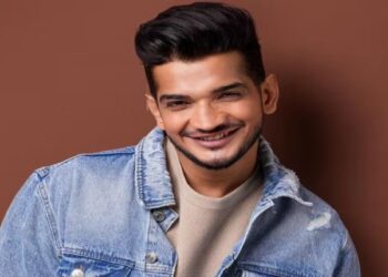 মুম্বাইয়ে হুক্কা বার থেকে আটক বিগ বস ১৭ বিজয়ী কমেডিয়ান মুনাওয়ার ফারুকীসহ ১৪