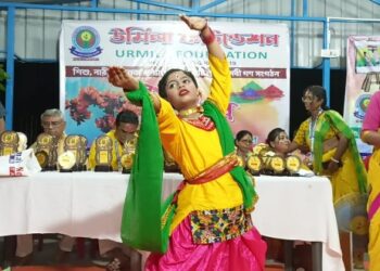 বসন্তোৎসবে মেতে উঠল নিউ ব্যারাকপুরের স্বেচ্ছাসেবী সংস্থা