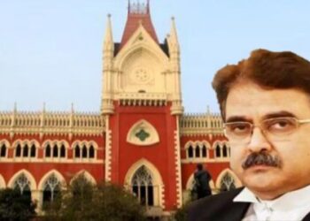 ‘পশ্চিমবঙ্গে চৌর্য সাম্রাজ্য চলছে’ : আদালত ছেড়ে রাজনীতিতে আসার কথা ঘোষণা করে শাসক দলকে তীব্র আক্রমণ করলেন বিচারপতি অভিজিৎ গঙ্গোপাধ্যায় 