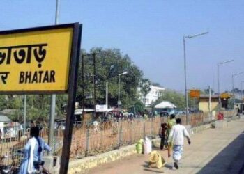 ভাতার রেল স্টেশনে যানবাহন পার্কিং এর ওপর ট্যাক্স চাপালো রেল দপ্তর