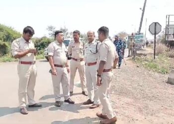 যাত্রী সমেত টোটকে পিষে দিল ডাম্পার, মৃত্যু হল এক শিশু সমেত সাত জনের