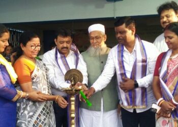 “মমতা ব্যানার্জি মা দুর্গার মত”- তৃণমূলের নেতা নয়, খোদ বর্ধমান জেলাশাসক বিধান রায়ের মন্তব্যে বিতর্ক