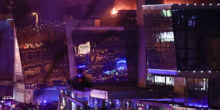 রাশিয়ার ক্রোকাস শহরের কনসার্ট হলে সন্ত্রাসী হামলায় নিহত ৪০, আহত শতাধিক