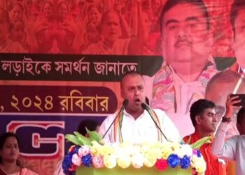 ‘আজ ধর্মতলায় চোরেদের ফ্যাশন শো হচ্ছে, শো স্টপার চোরেদের রানী’ : তৃণমূলের সভাকে কটাক্ষ কৌস্তুভ বাগচির