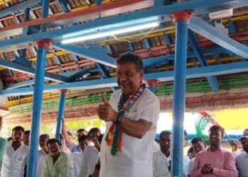 মহিলাদের ত্রিশূল, বর্ষা, গদা হাতে কালী রূপ ধরে ‘মহিষাসুর’ দিলিপ ঘোষেকে আটকানোর নিদান দিলেন তৃণমূল প্রার্থী কীর্তি আজাদ