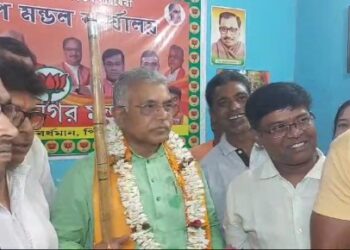 পুলিশ কি দিলীপ ঘোষকে গ্রেপ্তার করবে ! অমিত শাহ আসার আগে এই প্রশ্নেই এখন তোলপাড় বর্ধমান