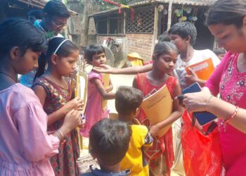 ‘আশার আলো’-র অসহায় শিশুদের পাশে ‘জন গণ মন’