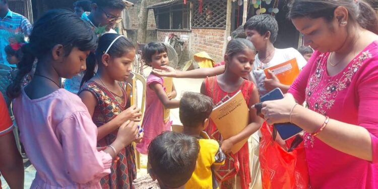 ‘আশার আলো’-র অসহায় শিশুদের পাশে ‘জন গণ মন’