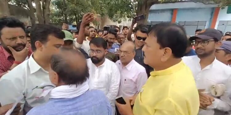 নিহত ঠিকা শ্রমিকদের পরিবারকে ক্ষতিপূরণের দাবি মেনে নিল ইসিএল কর্তৃপক্ষ