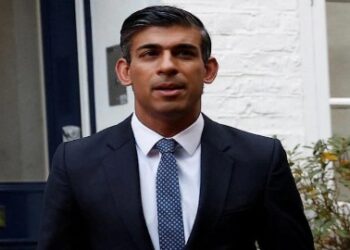 ইসরায়েলে ইরানের ক্ষেপণাস্ত্র হামলাকে “দায়িত্বজ্ঞানহীন” বলে অভিহিত করেছে ব্রিটেন