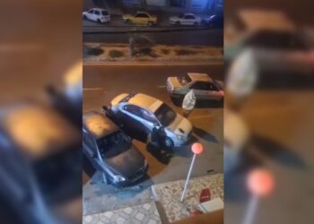 ইরানের সেনা ঘাঁটিতে বন্দুকধারীর হামলা, নিহত ৩ সেনা ও ২ হামলাকারী