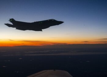 ইরান, সিরিয়া ও ইরাকের একাধিক স্থানে অজ্ঞাত যুদ্ধ বিমানের হামলা